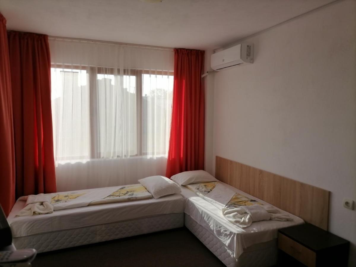 Ivet Guest House Obzor Exteriör bild