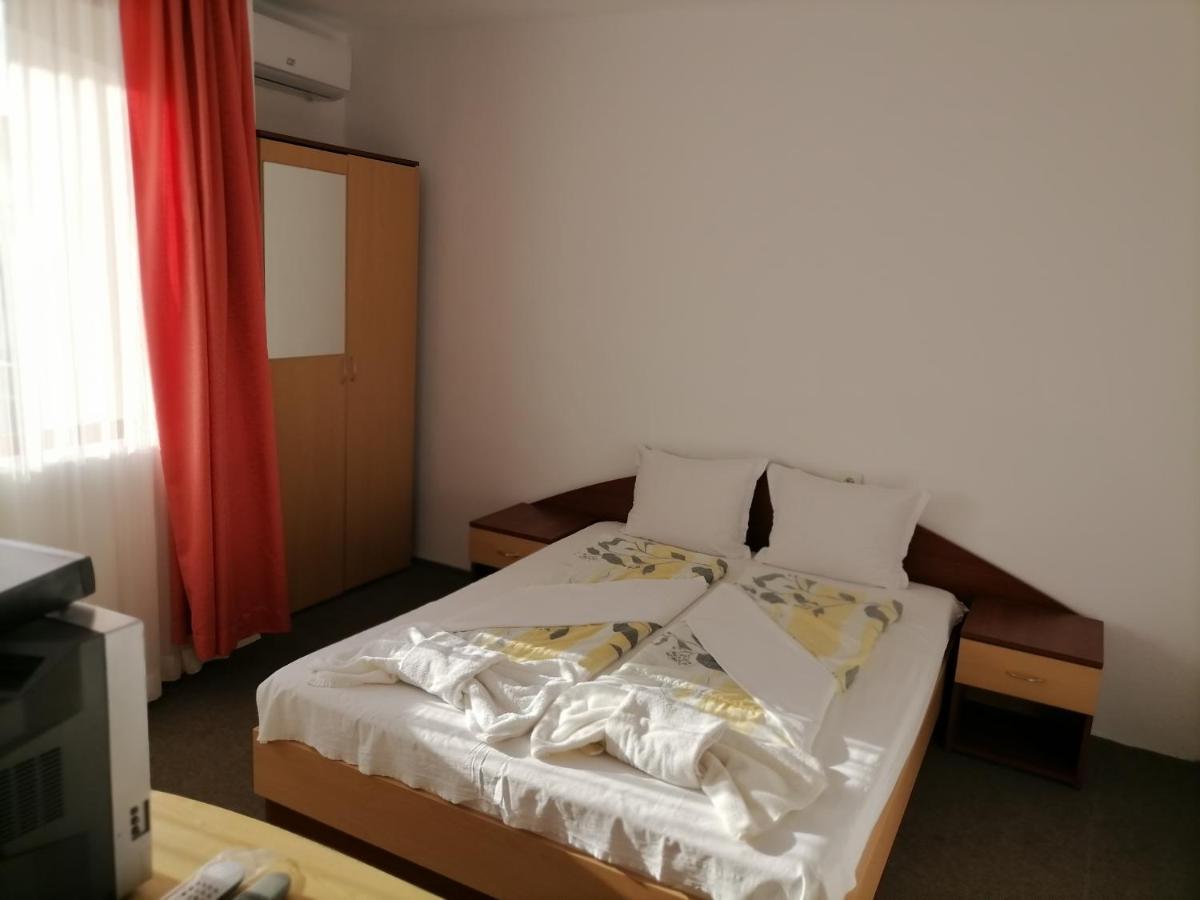 Ivet Guest House Obzor Exteriör bild